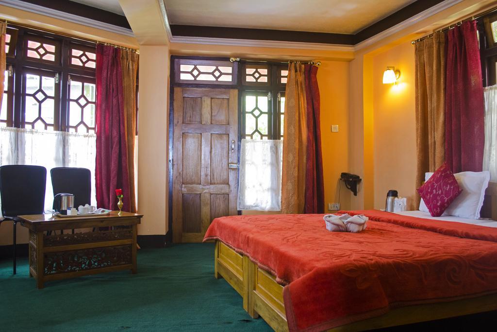 Hill Crown Retreat Hotell Darjeeling  Exteriör bild